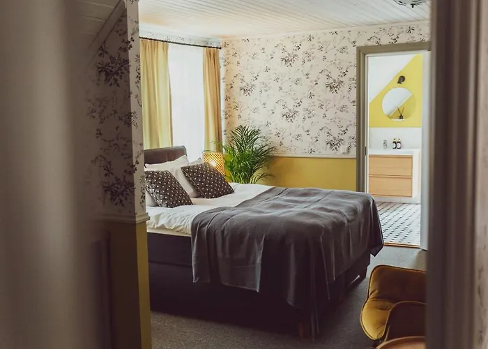 Vanalinna Boutique Отель *