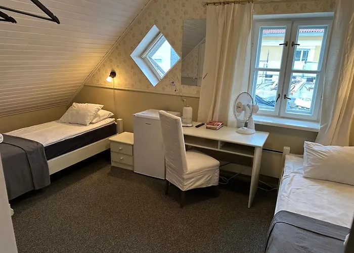 Vanalinna Boutique Отель Курессааре